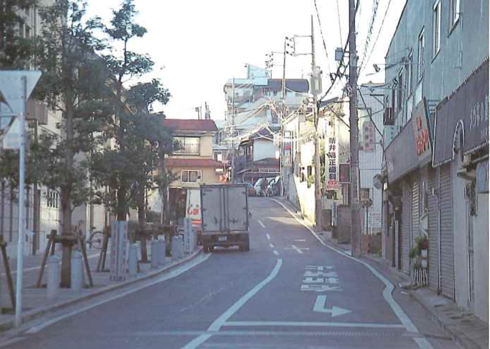 西側道路（3.2m→6.0mに整備）従後写真