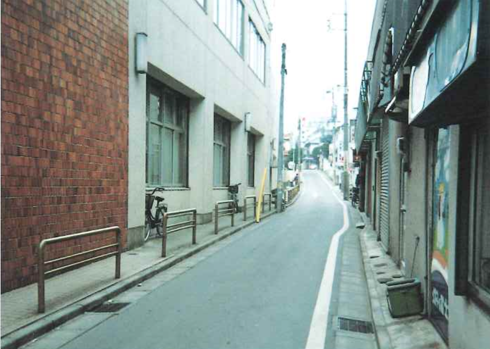 西側道路（3.2m→6.0mに整備）従前写真